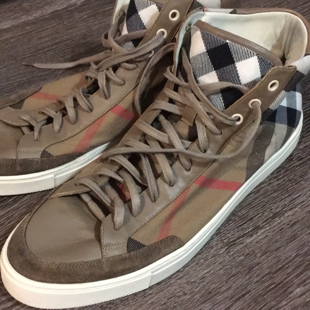 BURBERRY SHOES